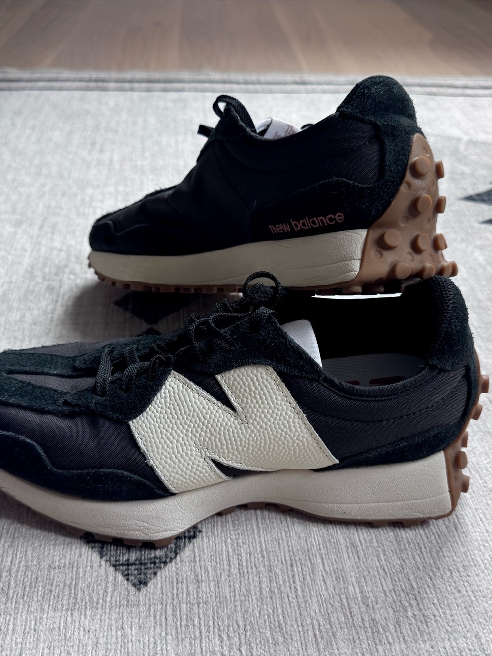 New Balance 327 Black & Cream Retro  Sneakers